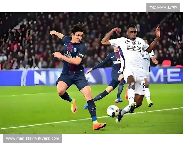 欧冠后卫进球能力提升与定位球战术的重要性日益凸显